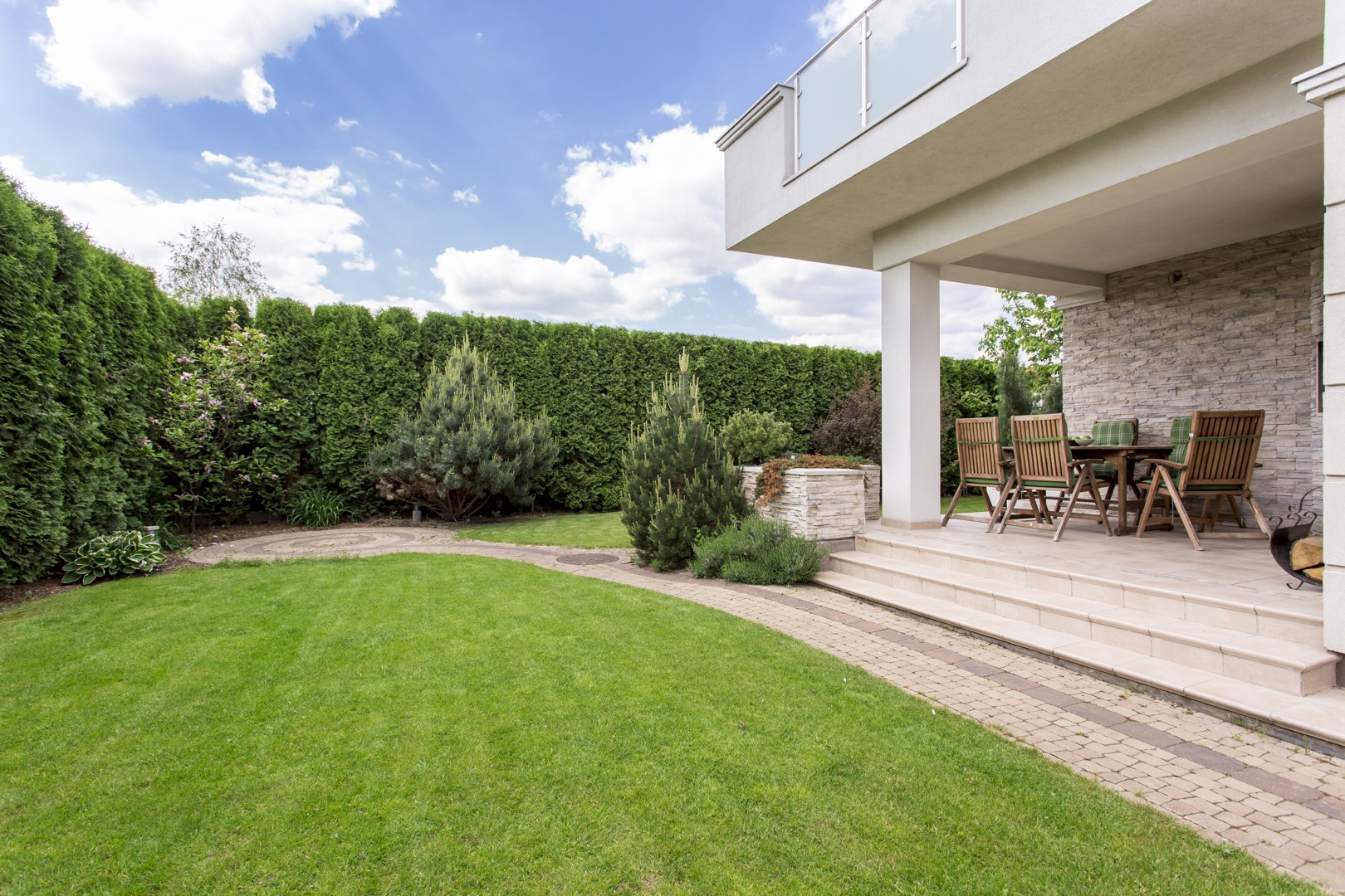 modern house with beauty garden modern house with beauty garden